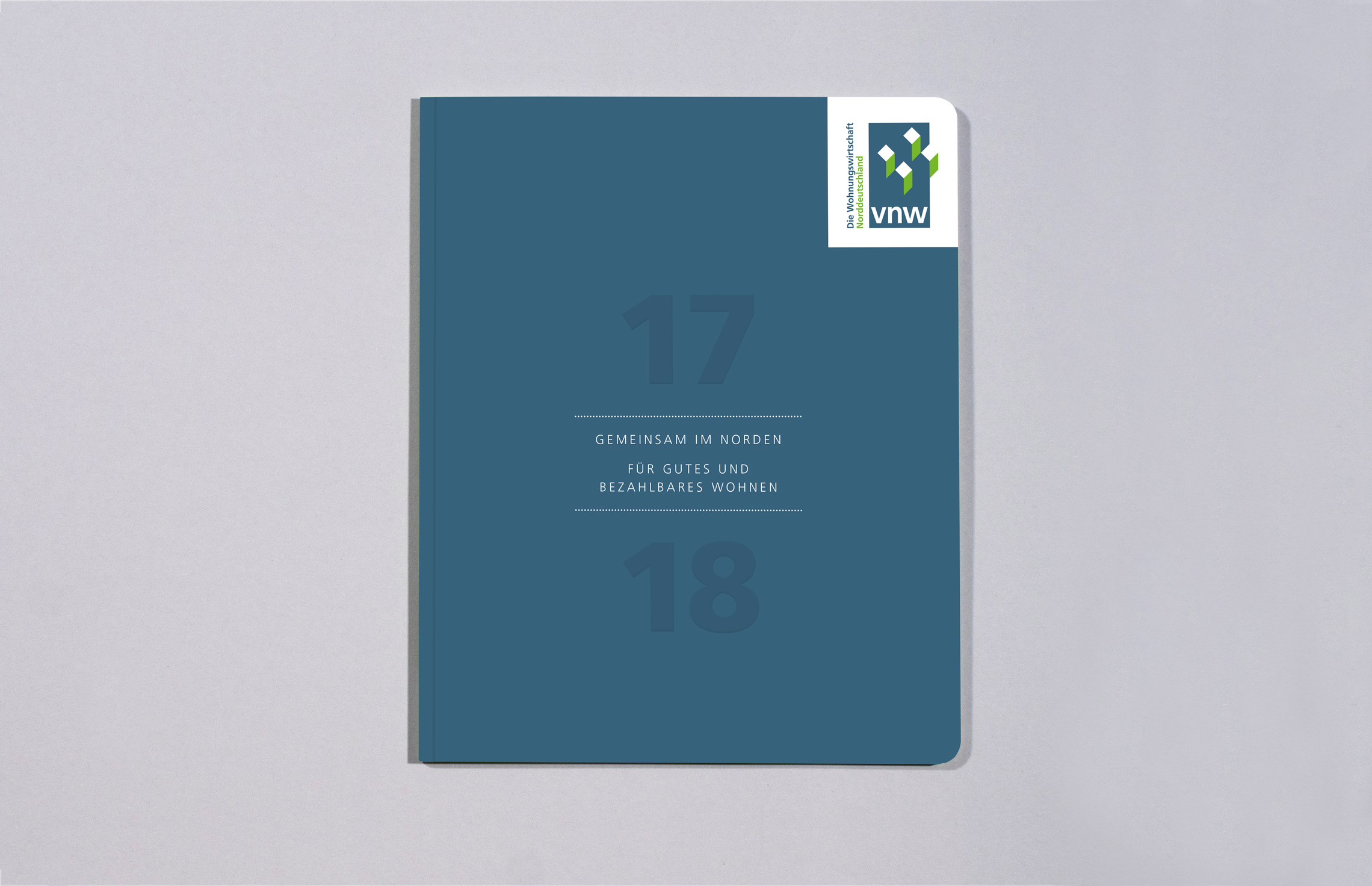 VNW Verband norddeutscher Wohnungsunternehmen, Titel vom Geschäftsbericht 2017/18, Annualreport, Typographie, Veredelung